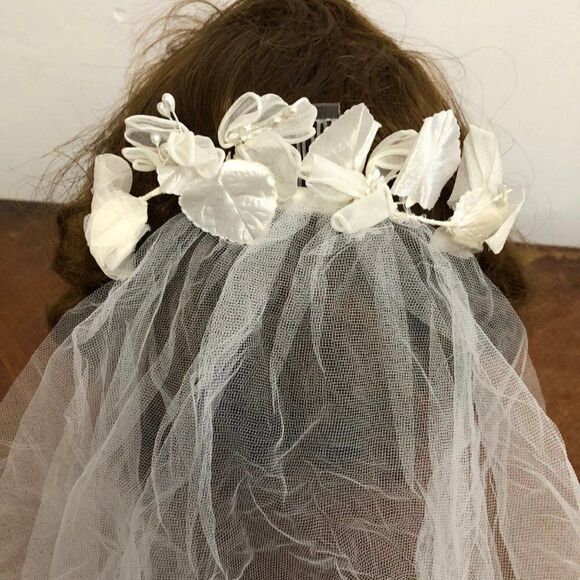 Bride Veil 2 Tier Vintage Handmade - Picture 3 of 3